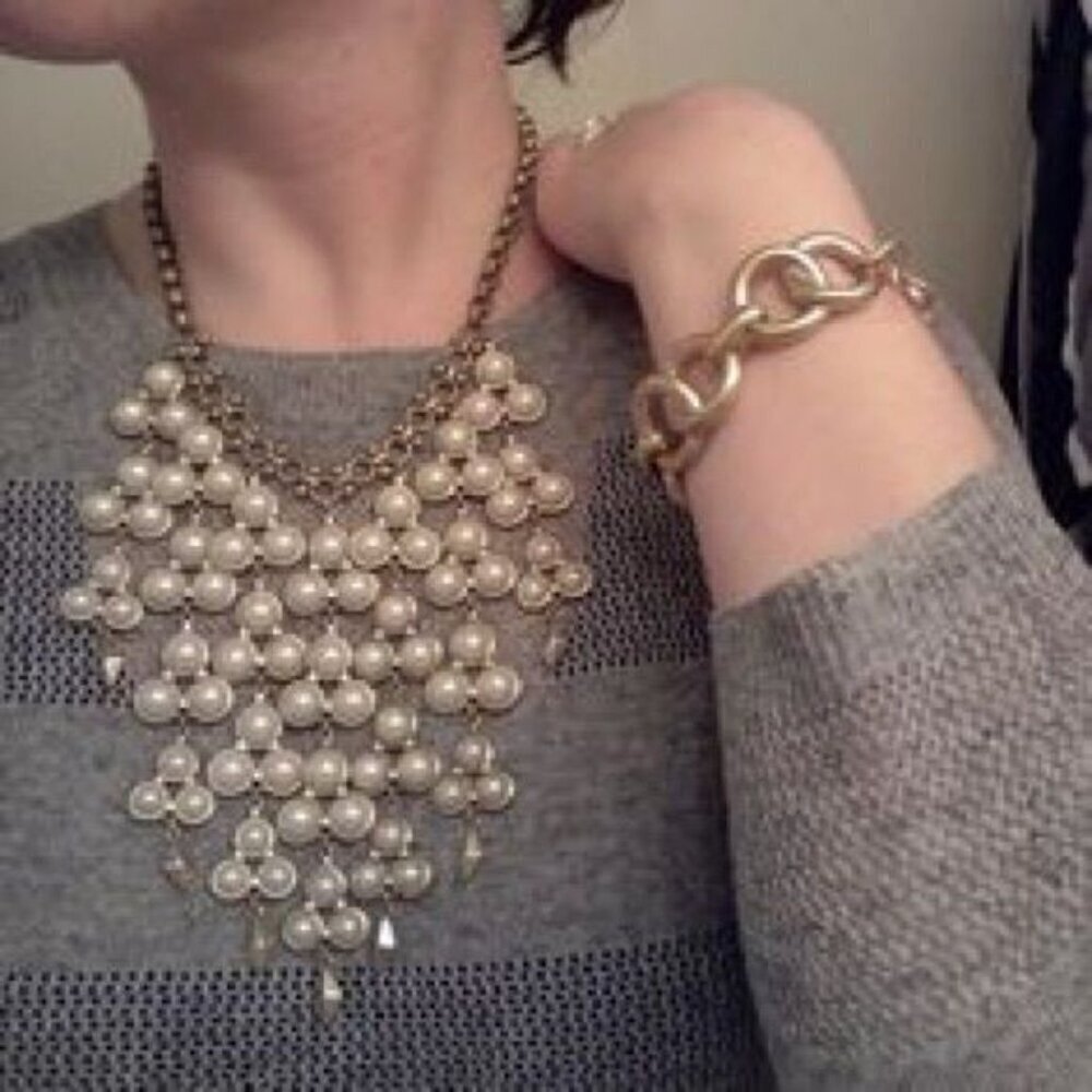 Stella & Dot Dahlia Pearl Bib Statement Necklace - Picture 7 of 9